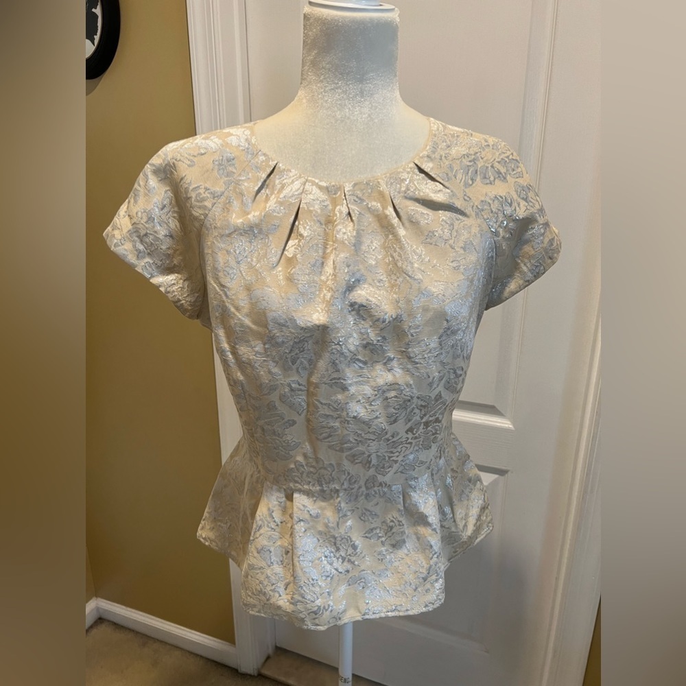 Forever 21 Women's Peplum Ivory Metallic Floral Top large